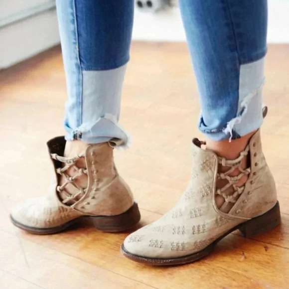 Patina Vie London Secrets Bootie NEW - Picture 1 of 7